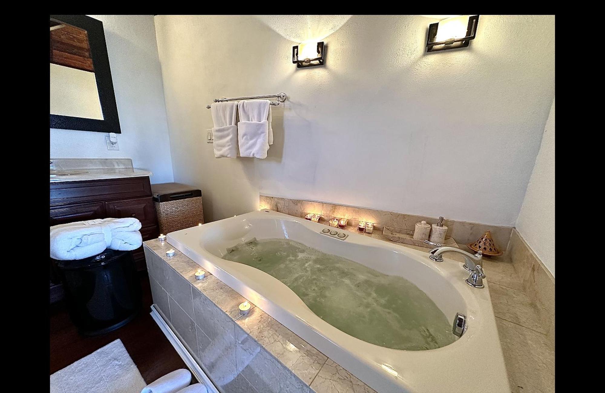 Hot Tub, Electric Bikes, Solo Stove, Projector, Smores Марблгед Екстер'єр фото