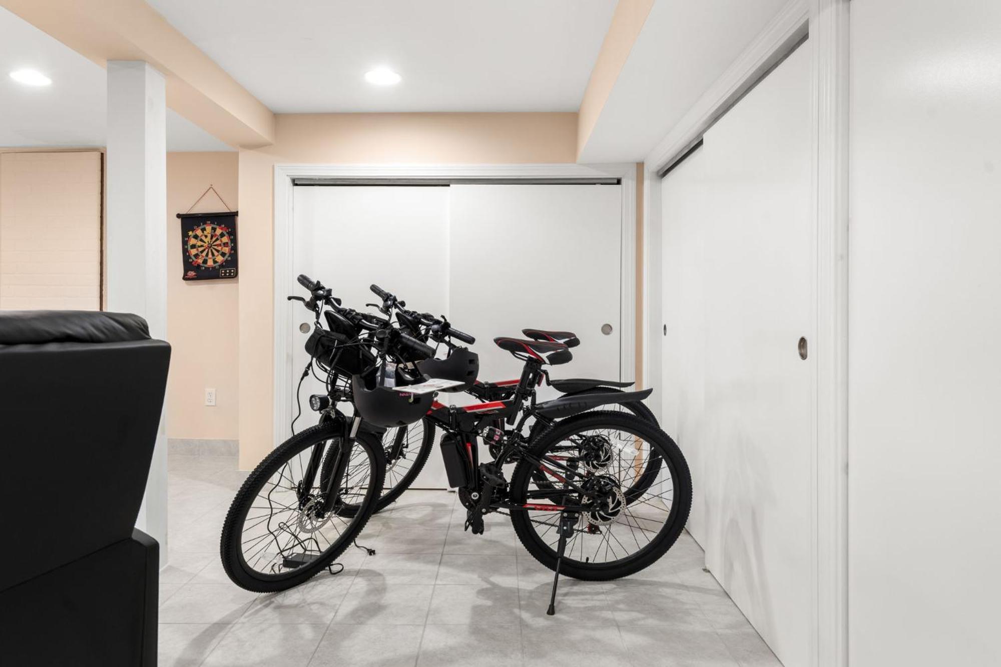 Hot Tub, Electric Bikes, Solo Stove, Projector, Smores Марблгед Екстер'єр фото